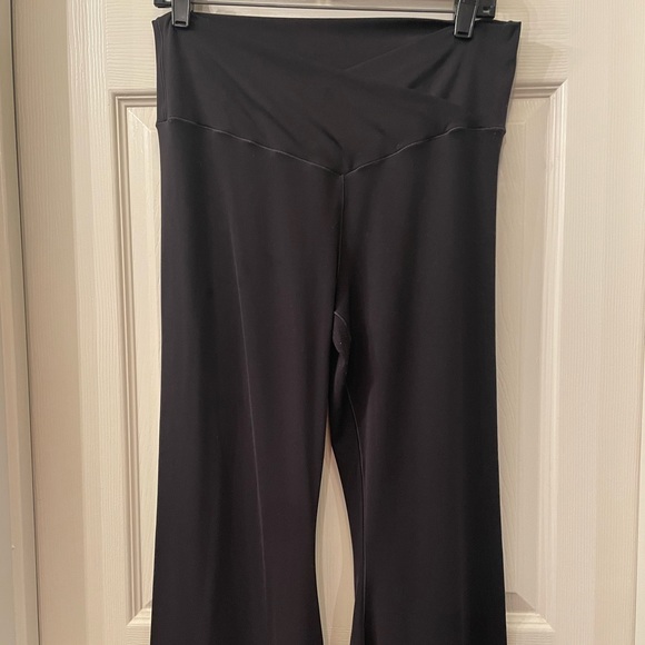 Aerie Crossover Flairs - Picture 3 of 6